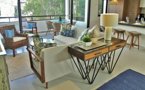 Welcome Home!
Living Room from Entry
