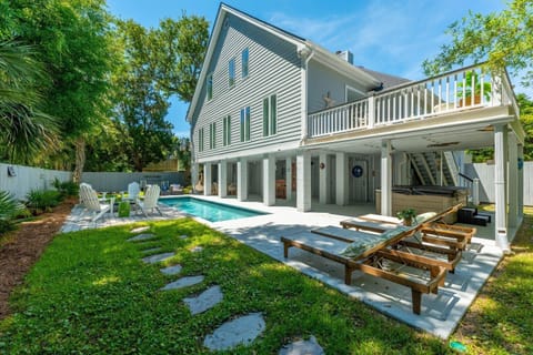 Gorgeous outdoor space with pool and hot tub!
