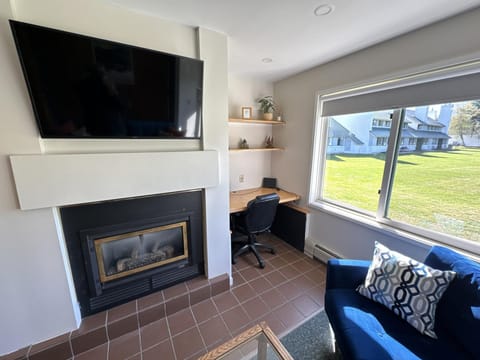 Family-Friendly Getaway in Stowe Condo, Walkable! (6395)