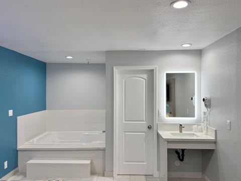 Romantic Room, 1 King Bed, Jetted Tub