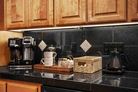 "This home is absolutely beautiful! It was so comfortable & cozy, has everything you need for a memorable trip!" - Esmerlada