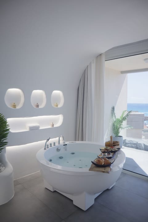 Deluxe Double Room, Balcony, Sea View | In-room safe, blackout drapes, soundproofing, iron/ironing board