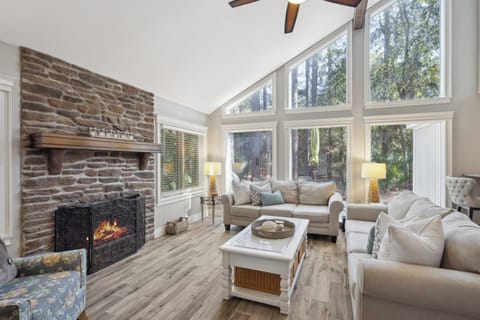 Gorgeous Cozy Fireplace *Not for Guests Use*