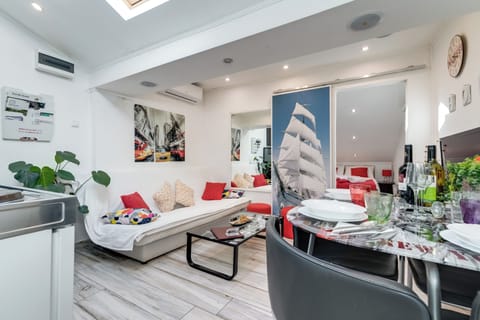 Classic Apartment | Living area