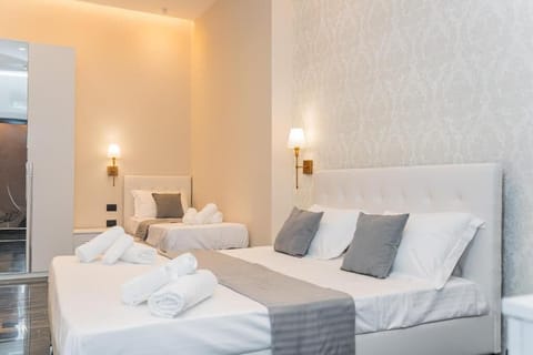Comfort Triple Room | Desk, laptop workspace, free WiFi