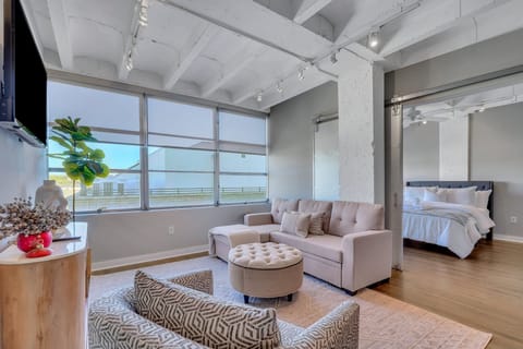 Welcome to Urban Loft!