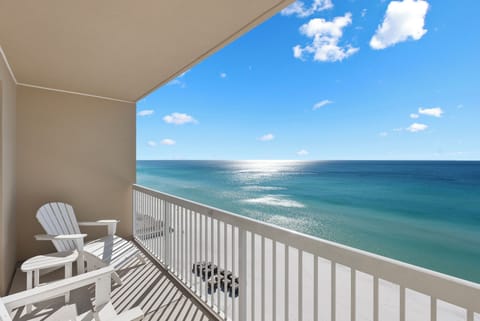 Private Gulf-View Balcony