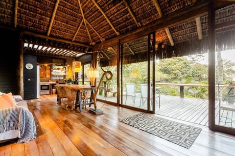 Comfort Bungalow, Ocean View | Living area