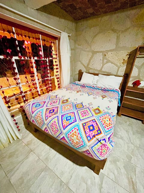 Classic Room | Down comforters, laptop workspace, free WiFi, bed sheets