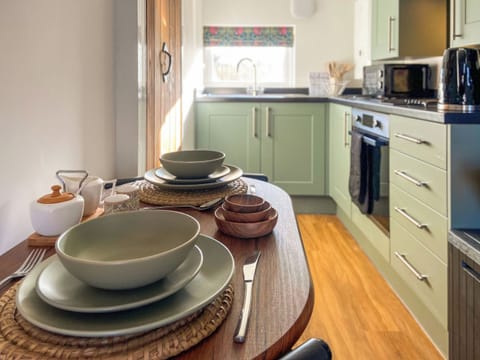 Kitchen | Ddwylig Bach - Dwylig Isa, Rhyl and Prestatyn