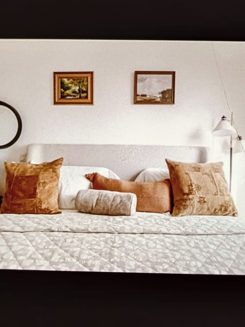kin size familly bedroom