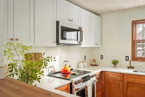 Efficiency and reliability, right at your fingertips.