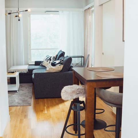 Apartment, 1 Bedroom, Accessible, Balcony | Living room | Books