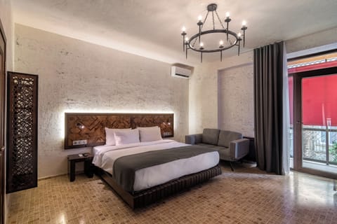 Deluxe Double or Twin Room, Balcony | Premium bedding, in-room safe, iron/ironing board, free WiFi