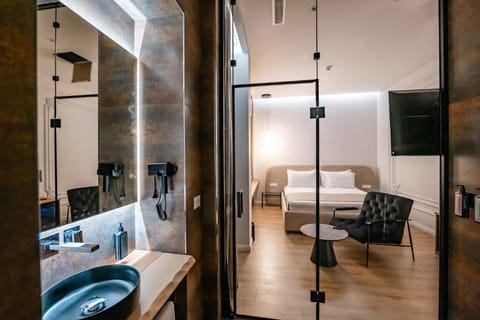 Deluxe Double Room, Balcony | Free WiFi