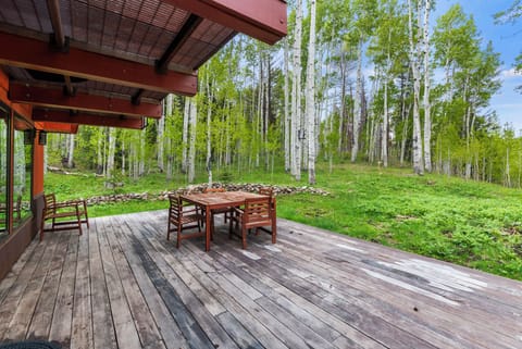 Outdoor deck