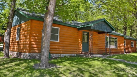 Cabin_3A_01