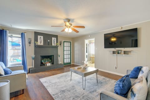 Memphis Vacation Rental | 3BR | 2BA | 1,568 Sq Ft | 1 Step Required