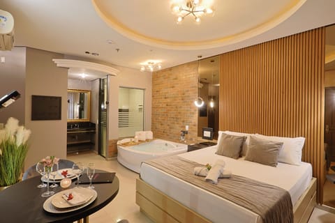 Premium Room | In-room dining