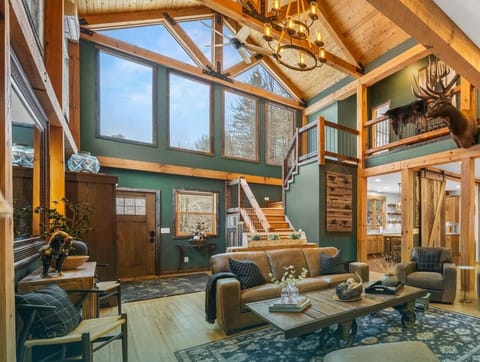 Spacious Beautiful Happy Family Memories and Connection