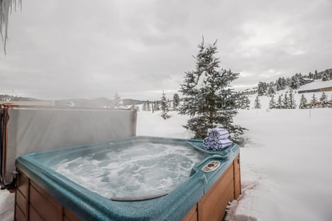 Enjoy your own private hot tub | Exterior