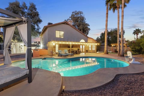Private Backyard with Pool, Putting Green, Hot Tub, Fire Pit & Loungers