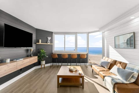 Studio with ocean view