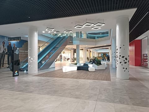Apartment, 2 Bedrooms, Accessible, City View | Lobby