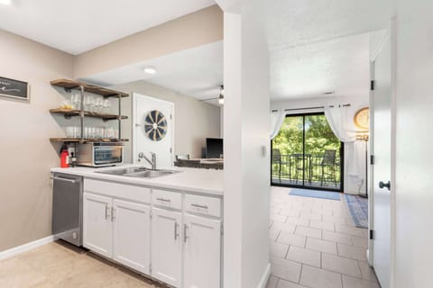 Condo, 1 Queen Bed, Balcony, Golf View (Royale Casa) | Private kitchen | Fridge, microwave, oven, stovetop