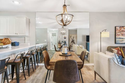 Condo, Multiple Beds, Patio, Pool View (Pointe Royale Retreat) | Dining