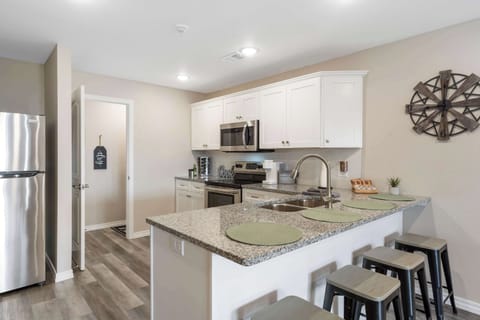 Condo, Multiple Beds, Patio, Mountain View (Branson Whirlwind Adventure) | Private kitchen | Fridge, microwave, oven, stovetop