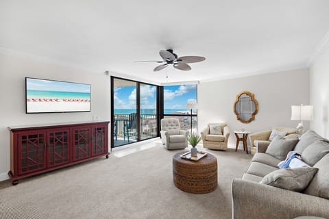 Mainsail 471 Living Room