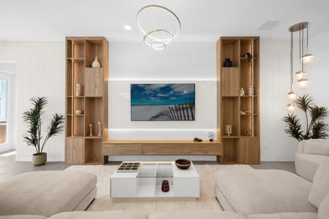 5779HighSeasDrive(3)