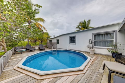 Tavernier Vacation Rental | 2BR | 2BA | 840 Sq Ft | Steps to Enter