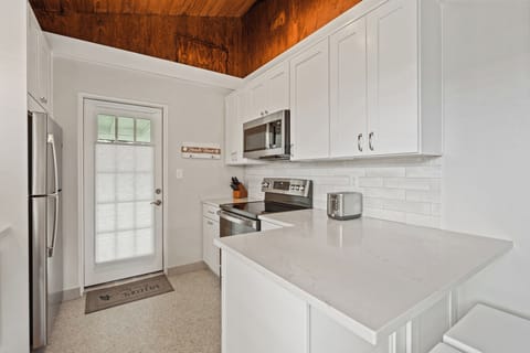 Fully renovated kitchen