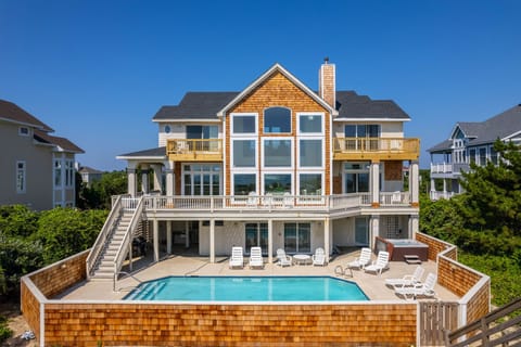 Seasar's Palace Exterior