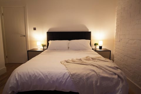 Cosy Kingsize bed
