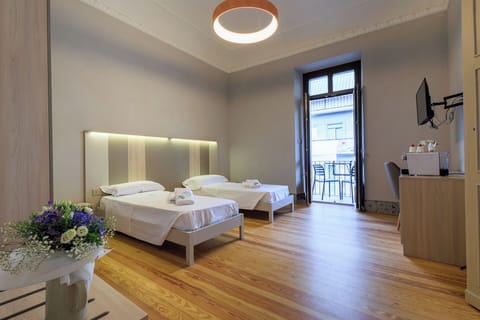 Double or Twin Room | In-room safe, desk, laptop workspace, soundproofing