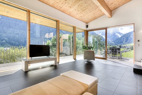 House | 5 bedrooms, soundproofing