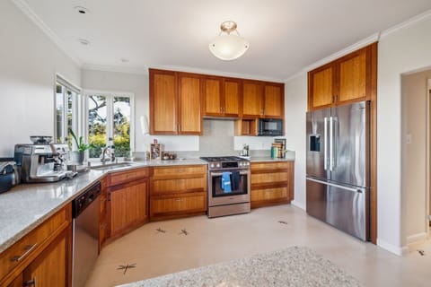 Indoors, Kitchen, Floor, Flooring, Cooktop