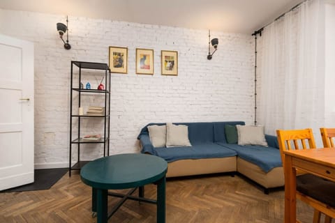 Main Living Area - Big Smart-TV for Your Entertainment | Book Now with RENTUJEMY.COM