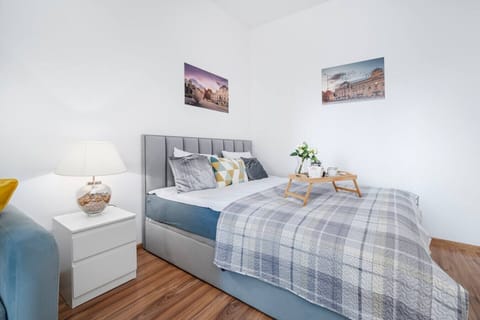 Studio - Living area with Queen Bed and Full Sofa Bed | Book Now with RENTUJEMY.COM