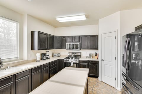 Kitchen | Cooking Basics | Dishwasher | 1st Floor