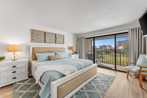 Master king bedroom with balcony