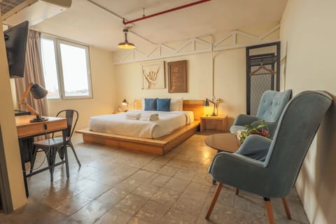 Standard Suite, Balcony | WiFi (free)