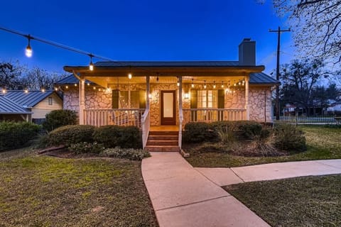 Your home away from home, with curb appeal that sets the tone for a great stay.