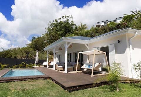 Overview, swimming pool