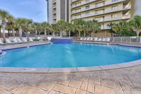(Seasonally Heated) Pool!