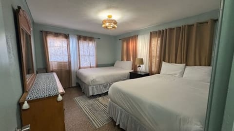 Bedroom - 2 Queen Bedrooms