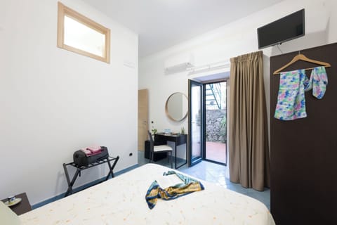 Classic Double or Twin Room, Patio, Garden View | In-room safe, desk, laptop workspace, soundproofing